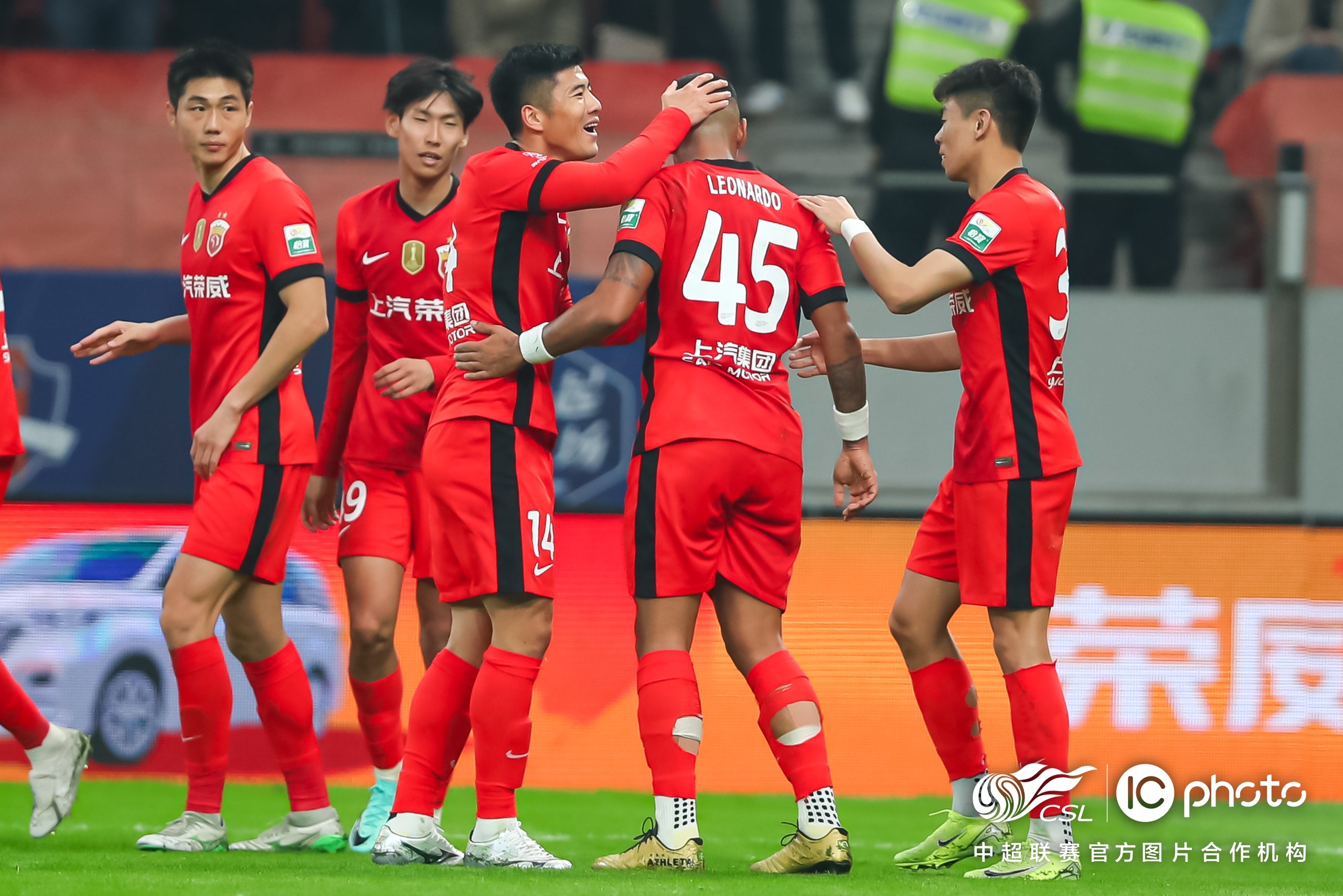 爱游戏下载赛地聚焦：欧超杯集结日热度飙升，多伦多猛龙再遭质疑，震撼外界，心理建设被强调的简单介绍